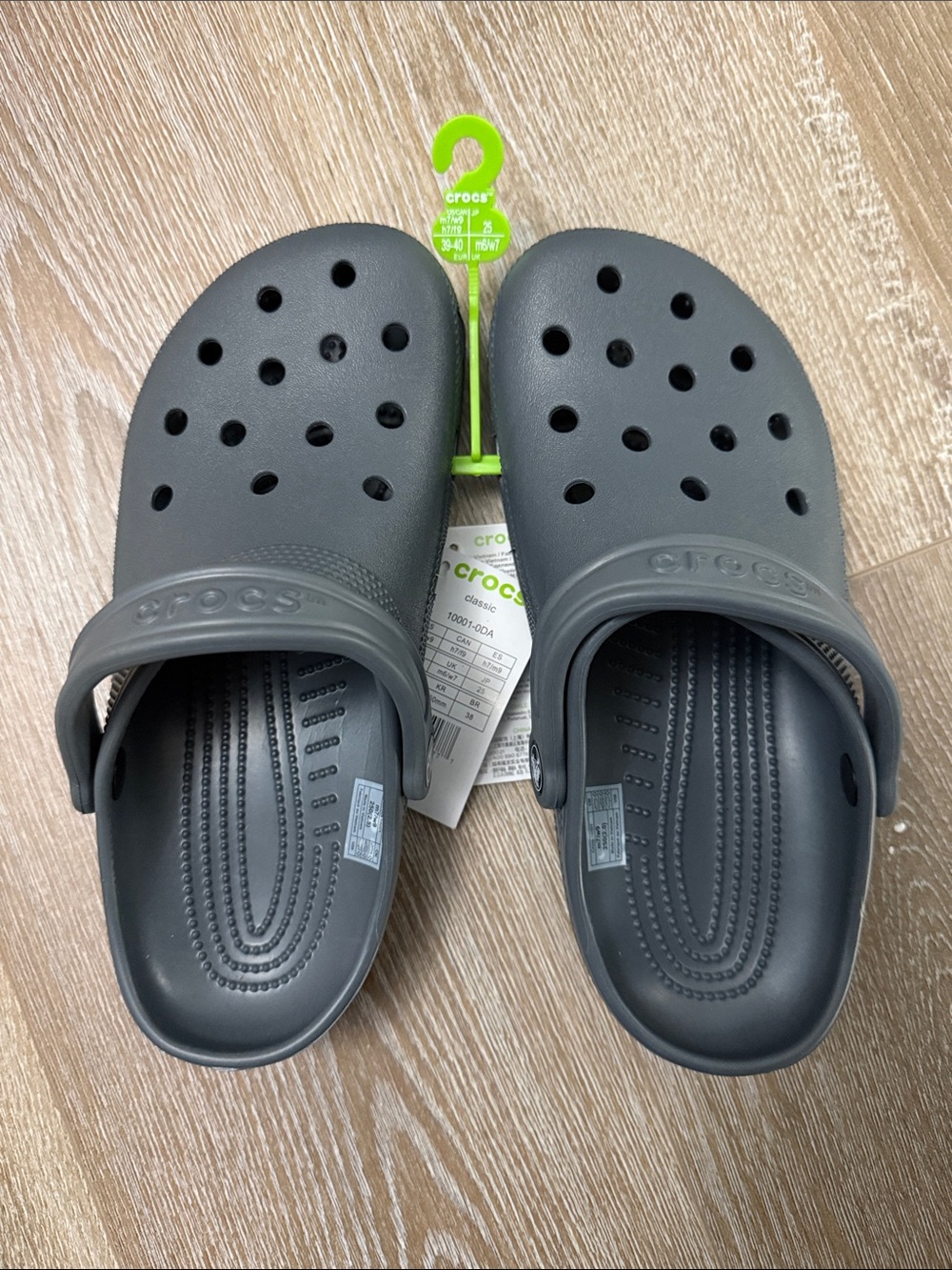CROCS Classic Clog in Charcoal Gray
